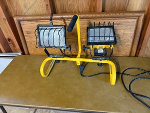 Regent Dual-Head Halogen Work Light with Stand (YellowBlack)