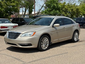 2013 CHRYSLER 200 TOURING 121k Miles (NO RESERVE)