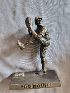 Bert Blyleven Bronze Statue