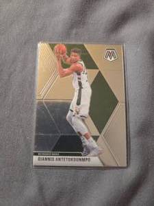 Giannis Antetokounmpo 2019 Panini Mosaic Card