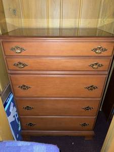 Bassett Furniture 5 Drawer Traditional Bedroom Chest Cherry Finish