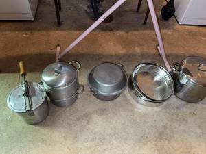 Vintage Aluminum & Stainless Cookware Bakeware Assorted Kitchen Lot