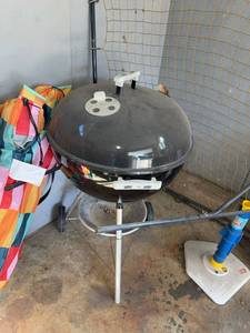 Weber 18.5 Charcoal Kettle Grill Black Porcelain Enamel 2-Wheel