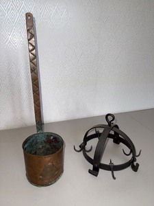 Copper Long-Handle Vessel & Wrought Iron Hanging Rack Mixed Lot