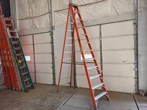 keller 12 Fiberglass Step Ladder...