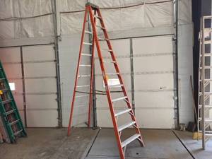 keller 12 Fiberglass Step Ladder...