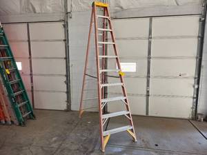 Werner 10 Fiberglass Step Ladder...