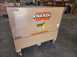 Knaack 89 Storagemaster Chest Jobsite Storage Cabinet on Casters
