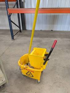 Commercial Mop Bucket and Wringer With Mop