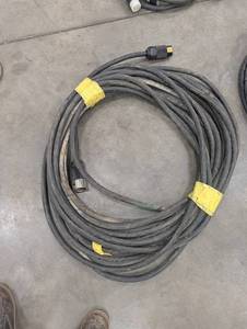 Heavy-Duty SOOW Cable Assembly With Twist-Lock Connectors
