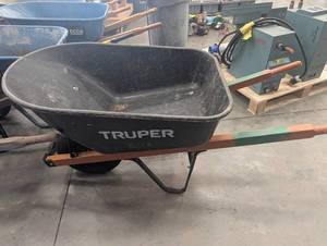 Truper Wheelbarrow
