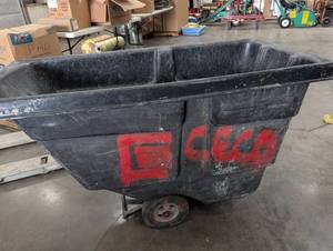 Rubbermaid Tilt Truck Rolling Dump Cart