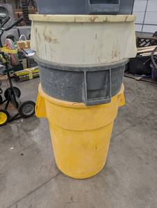 Plastic Trash Can Lot of 3