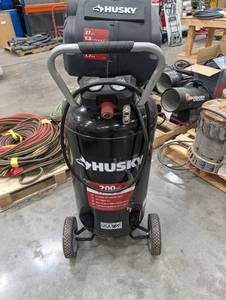 Husky 27 Gallon 200 PSI Air Compressor 6.8 SCFM