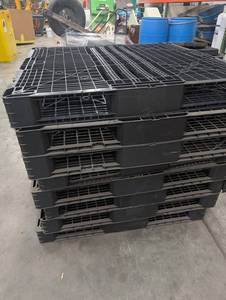 Black Plastic Nesting Pallets (Lot of 6)