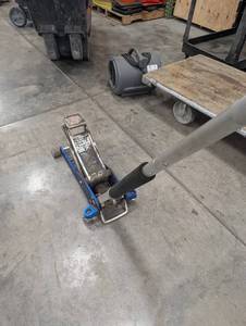 Central Hydraulics 4000 LB Aluminum Racing Jack