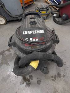 Craftsman 5.5 Peak HP Wet Dry Vac With Hose