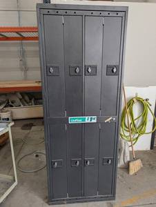 UniFirst 8-Door Locker Cabinet 80 X 32 in