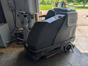 Advance SC6500 EcoFlex 36V Ride-On Floor Scrubber Only 61 Hours