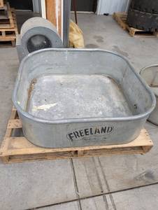 Freeland Industries Galvanized Stock Tank