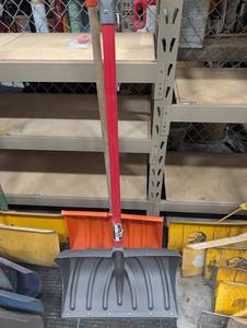 Syncast Snow Shovel