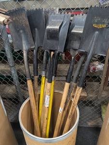 Roofing Tear-Off Shovels Mixed Lot