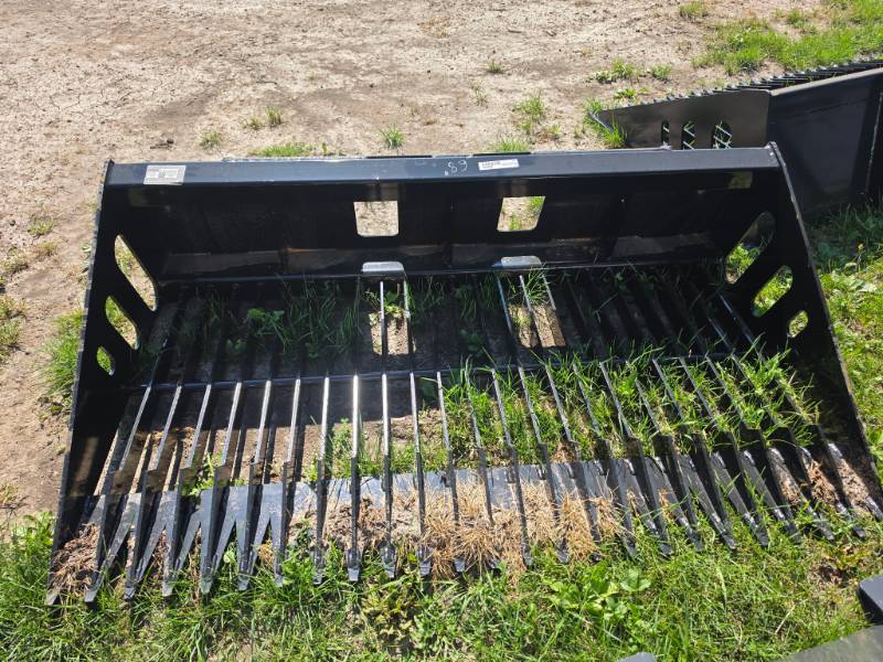 Wolverine Sliding Loader Sieve Shovel (SB66)