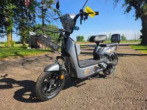 SDLANCH Two-Wheeled Electric Vehicle (EV)