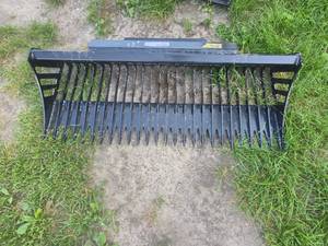 Wolverine Sliding Loader Sieve Shovel (M-SB42)