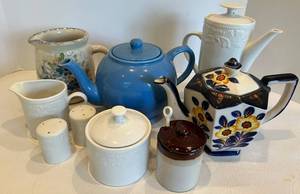 Japanese Ceramic Teapots, Canisters & Shakers Mixed Lot