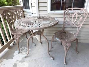 Cast Iron Patio Bistro Set (3-Piece)