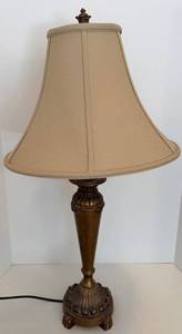 Quoizel Table Lamp With Shade