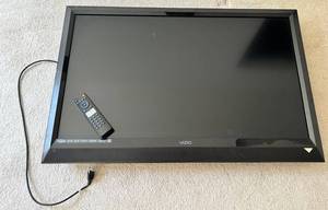 Vizio 42-Inch HDTV With Remote