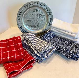 Assorted Cloth Napkins & U.S. Bicentennial Plate Mixed Lot