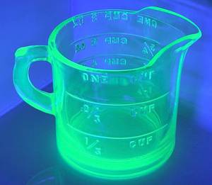 Uranium Glass Mixing Cup