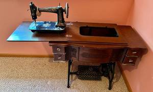 Standard Sewing Machine in Cabinet