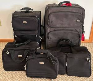 Black 5 Piece Luggage Set including Samsonite