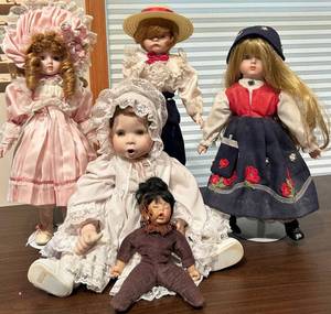 Decorative Doll Assortment (Lot of 5)