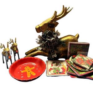 Christmas Reindeer Decor, Santa Tray & Holiday Plates Mixed Lot