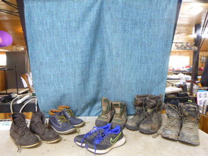 6 Pair of Mens Shoes and Boots