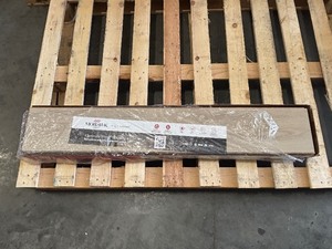 Mohawk Laminate Wood Flooring - Montavilla Oak - 1 Box