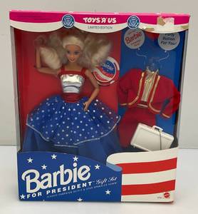 Vintage Collectible BARBIE For President Gift Set (New Old Stock)