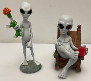 Collectible Bella Haus Designs Alien Figurines Tallest is 7.5