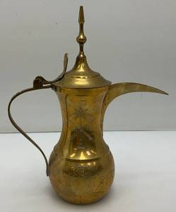 Vintage Heavy Etched Brass Saudi Arabia Indian Made DallaCoffee Pot 12