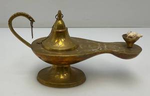 Vintage Etched Brass Aladdin Genie Style Oil Lamp 4 x 5 x 9