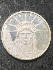 1 TROY OZ .999 FINE SILVER LIBERTY ROUND