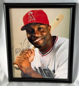 Torii Hunter Autographed Baseball Photo 8x10 Framed Minnesota Twins