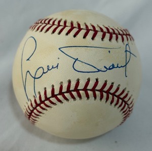 Luis Tiant Autographed Baseball Rawlings OMLB Selig Ball