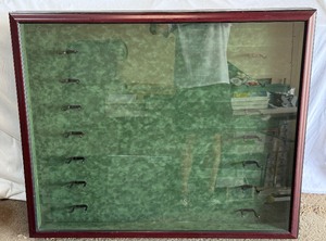 Baseball Bat Display Case - Holds 7 Bats - w lock but no key