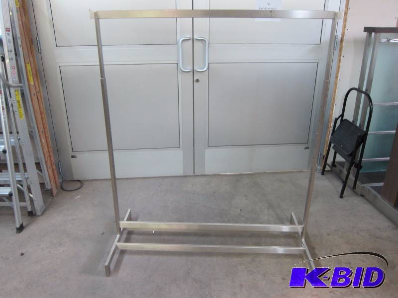 lot 27 image: Adjustable Straight Racks